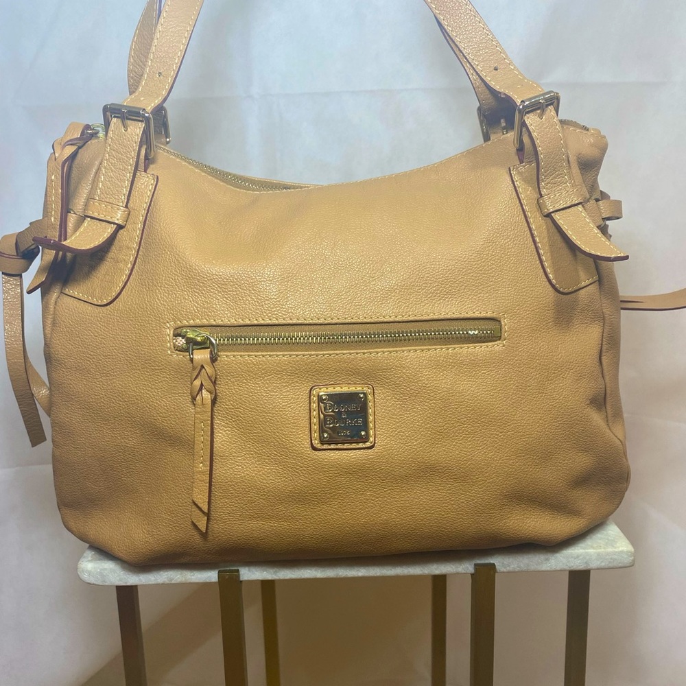 Vintage DOONEY BOURKE medium size Satchel bag perfect Cream goes with everything